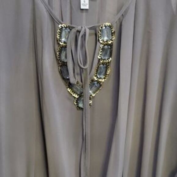 Cache grey cold shoulder‎ jewled blouse - Picture 4 of 6